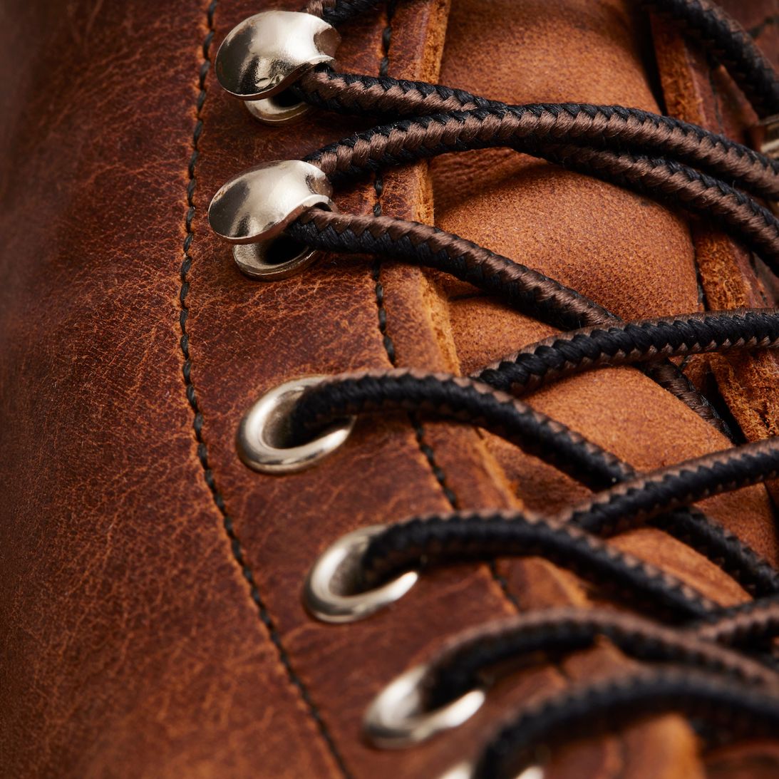 Red Wing 8085 Iron Ranger Copper Rough & Tough Detail Schnürung
